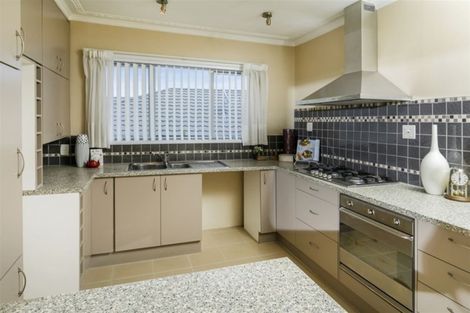 Photo of property in 77 Colwill Road, Massey, Auckland, 0614