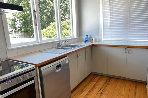 Photo of property in 20 Taipari Road, Te Atatu Peninsula, Auckland, 0610