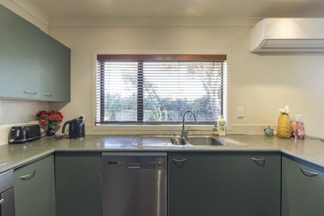 Photo of property in 21 Catalina Drive, Melville, Hamilton, 3206