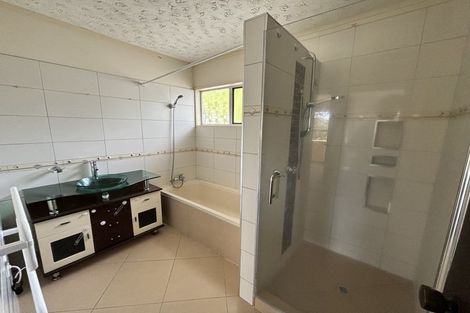 Photo of property in 9 Hiwihau Place, Glenfield, Auckland, 0629