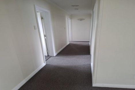 Photo of property in 7b Abel Tasman Avenue, Henderson, Auckland, 0610