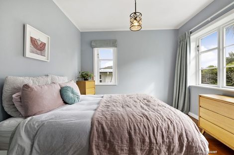 Photo of property in 9 Kaihuia Terrace, Northland, Wellington, 6012