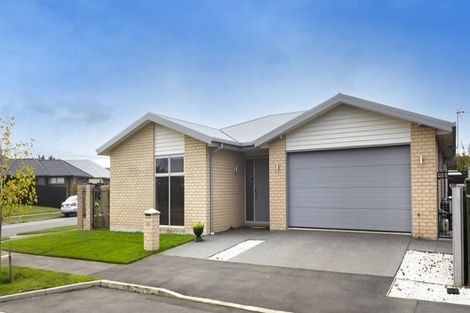 Photo of property in 94 Rannoch Drive, Broomfield, Christchurch, 8042
