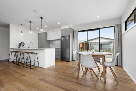 Photo of property in 23 Cassin Place, Taradale, 4112