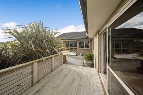 Photo of property in 8 Larlin Heights, Hawera, 4675