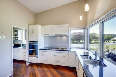 Photo of property in 18 Scarrott Road, Bay View, Napier, 4104
