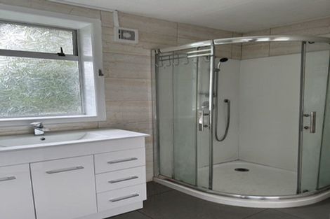 Photo of property in 7 Ellice Road, Totara Vale, Auckland, 0629