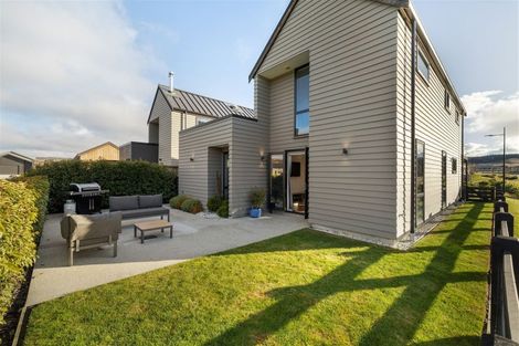 Photo of property in 6 Learning Rock Lane, Wanaka, 9305