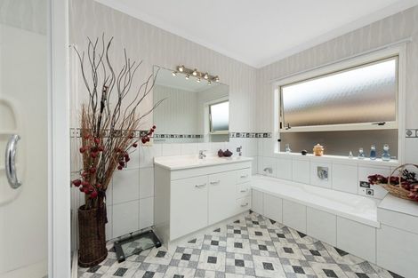 Photo of property in 24 Woodleigh Place, Ohauiti, Tauranga, 3112
