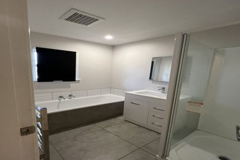 Photo of property in 19 Oswald Crescent, Paparangi, Wellington, 6037