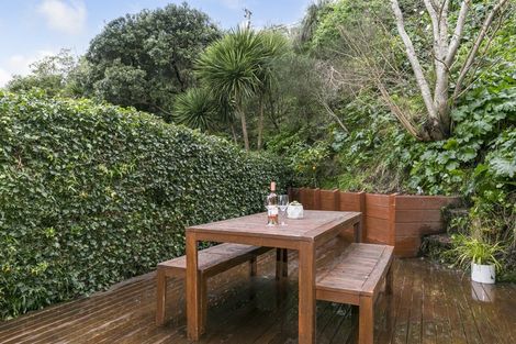 Photo of property in 24f1 Akatea Street, Berhampore, Wellington, 6023