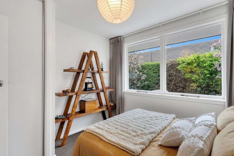 Photo of property in 33 Kent Lodge Avenue, Avonhead, Christchurch, 8042