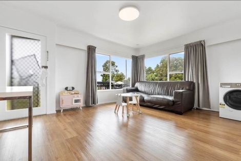 Photo of property in 2/20 Nigel Road, Browns Bay, Auckland, 0630