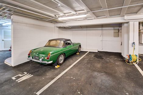 Photo of property in 2/326 Oriental Parade, Oriental Bay, Wellington, 6011