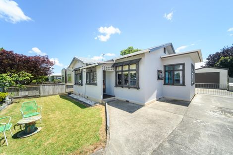 Photo of property in 18 Edwards Place, Terrace End, Palmerston North, 4410