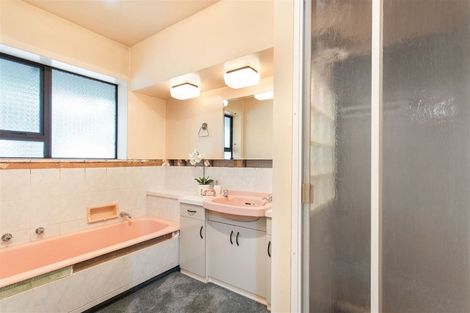 Photo of property in 26 Bryndwr Road, Fendalton, Christchurch, 8052