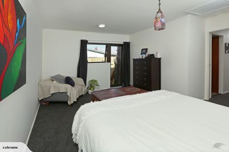 Photo of property in 3/98 Roberts Road, Te Atatu South, Auckland, 0610