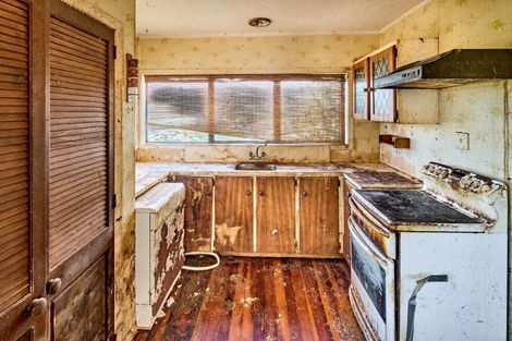 Photo of property in 71 Logie Street, Stokes Valley, Lower Hutt, 5019