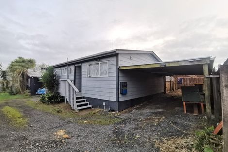 Photo of property in 2/18 Craigbank Avenue, New Lynn, Auckland, 0600