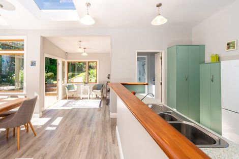 Photo of property in 13 West Road, Northland, Wellington, 6012