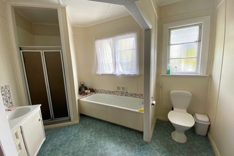 Photo of property in 1 Henderson Street, Dannevirke, 4930