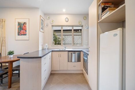 Photo of property in 4/15 Derrett Place, Saint Martins, Christchurch, 8022