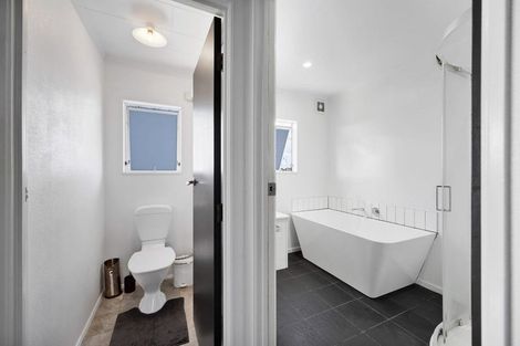 Photo of property in 52 Murray Avenue, Hawera, 4610