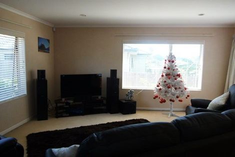 Photo of property in 4a Hugh Brown Drive, New Lynn, Auckland, 0600