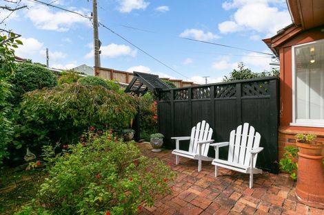 Photo of property in 122 Cashmere Avenue, Khandallah, Wellington, 6035