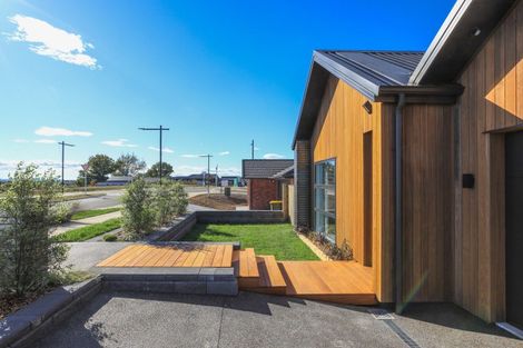 Photo of property in 25 Oralee Terrace, Peacocke, Hamilton, 3206