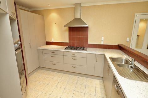 Photo of property in 24 Johnstone Drive, Fitzherbert, Palmerston North, 4410