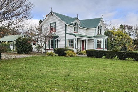 Photo of property in 74 Riverbank Road, Inch Clutha, Kaitangata, 9281