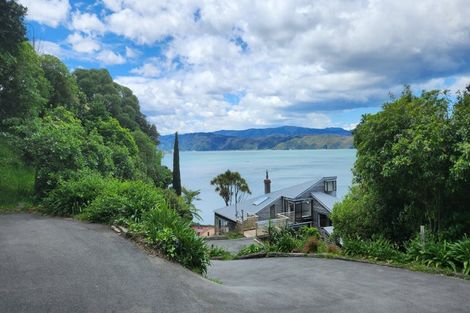 Photo of property in 1 Maramanui Way, Karaka Bays, Wellington, 6022
