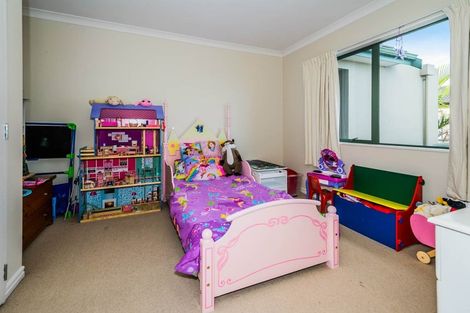 Photo of property in 6 Mulroy Place, Pinehill, Auckland, 0632