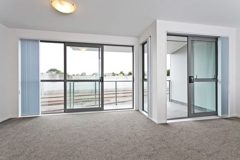 Photo of property in 11/26 Railway Street West, Papakura, 2110