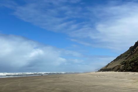 Photo of property in 7 Snapper Street, Baylys Beach, 0377