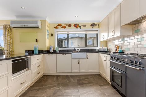 Photo of property in 22 Port Lane, Whitby, Porirua, 5024