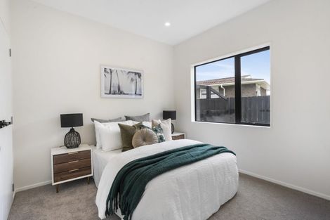 Photo of property in 21a Pipitea Place, Massey, Auckland, 0614