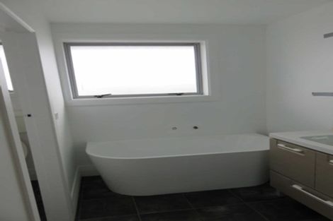 Photo of property in 2 Carbine Place, Sockburn, Christchurch, 8042