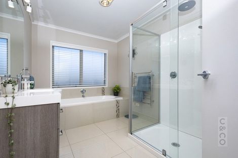 Photo of property in 14 Pohutukawa Parade, Riverhead, 0820