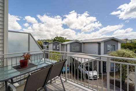 Photo of property in 7/15 Andersons Road, Oteha, Auckland, 0632