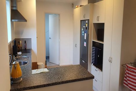 Photo of property in 16 Kemp Road, Massey, Auckland, 0614