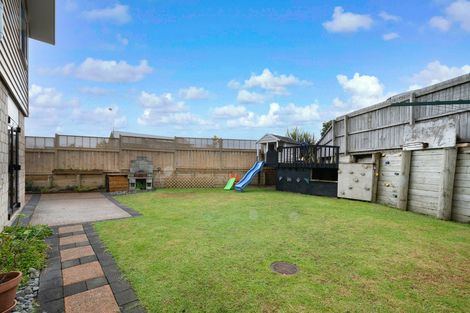 Photo of property in 16 Foundation Place, Glen Eden, Auckland, 0602