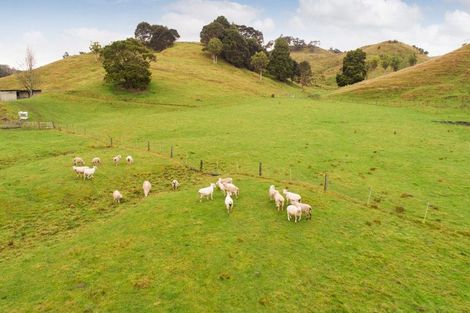 Photo of property in 56 Ongo Road, Hunterville, 4730