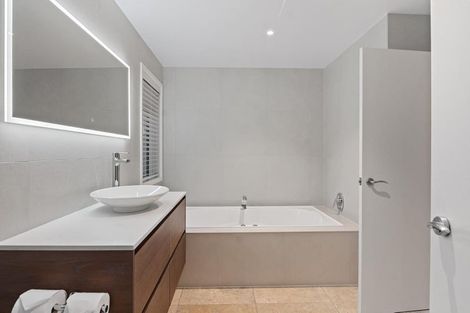 Photo of property in 15 The Strand, Takapuna, Auckland, 0622