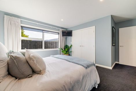 Photo of property in 2a Alton Place, Hokowhitu, Palmerston North, 4410