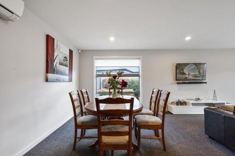 Photo of property in 16 Lilac Close, Cambridge, 3434