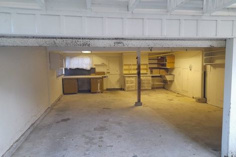 Photo of property in 27 Beauchamp Street, Karori, Wellington, 6012