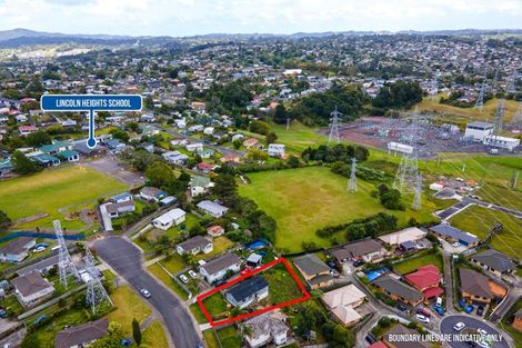 Photo of property in 15 Doone Place, Massey, Auckland, 0614