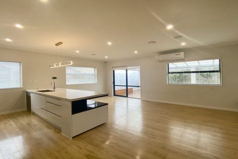 Photo of property in 31 Laquinta Place, Flat Bush, Auckland, 2019